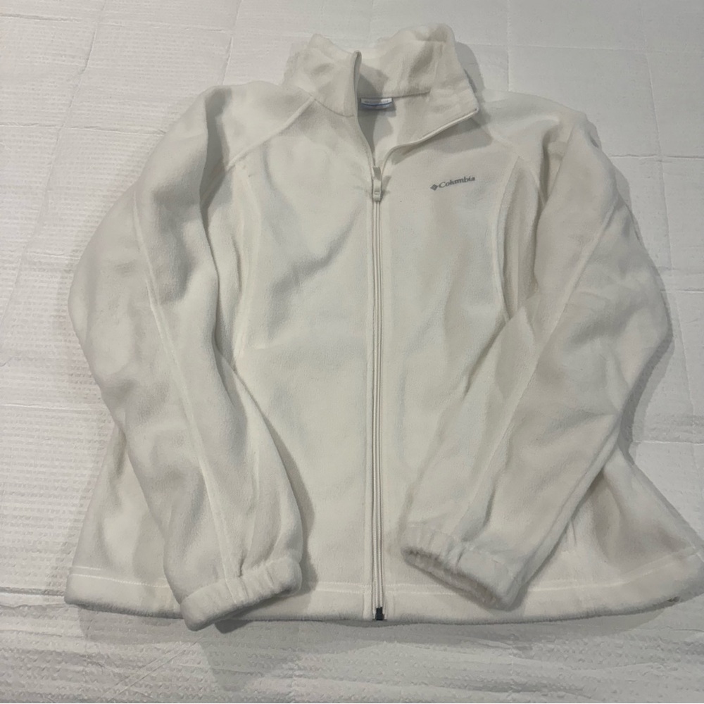 White XL Columbia fleece.